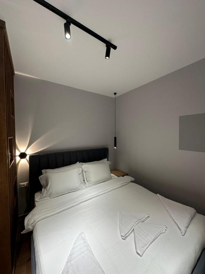 4Seasonsgea , Studio Apartment In Heart Of Tirana Eksteriør billede