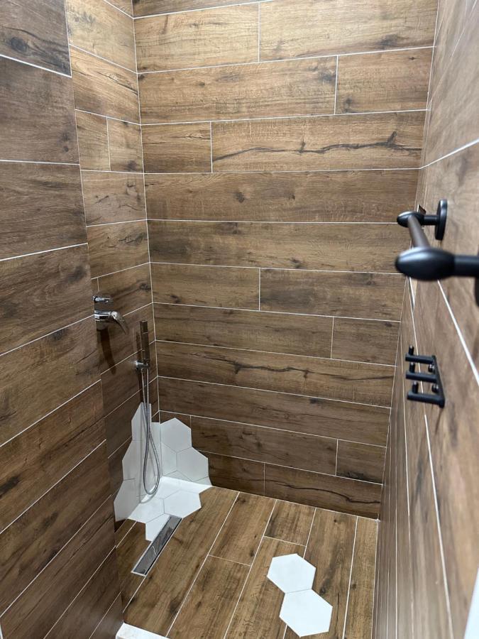 4Seasonsgea , Studio Apartment In Heart Of Tirana Eksteriør billede