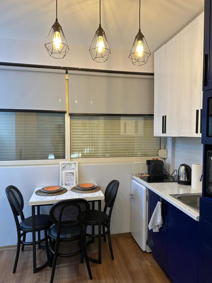 4Seasonsgea , Studio Apartment In Heart Of Tirana Eksteriør billede